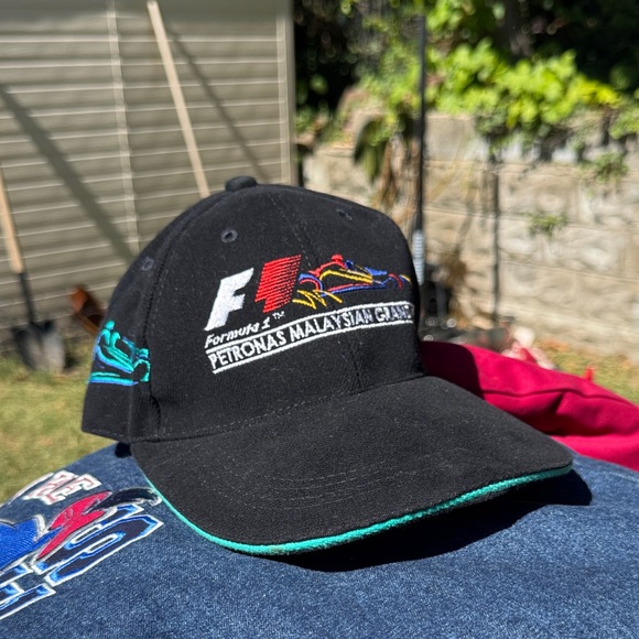 Vintage Formula 1 hat Malaysia Grand Prix Y2K F1 - Picture 1 of 6